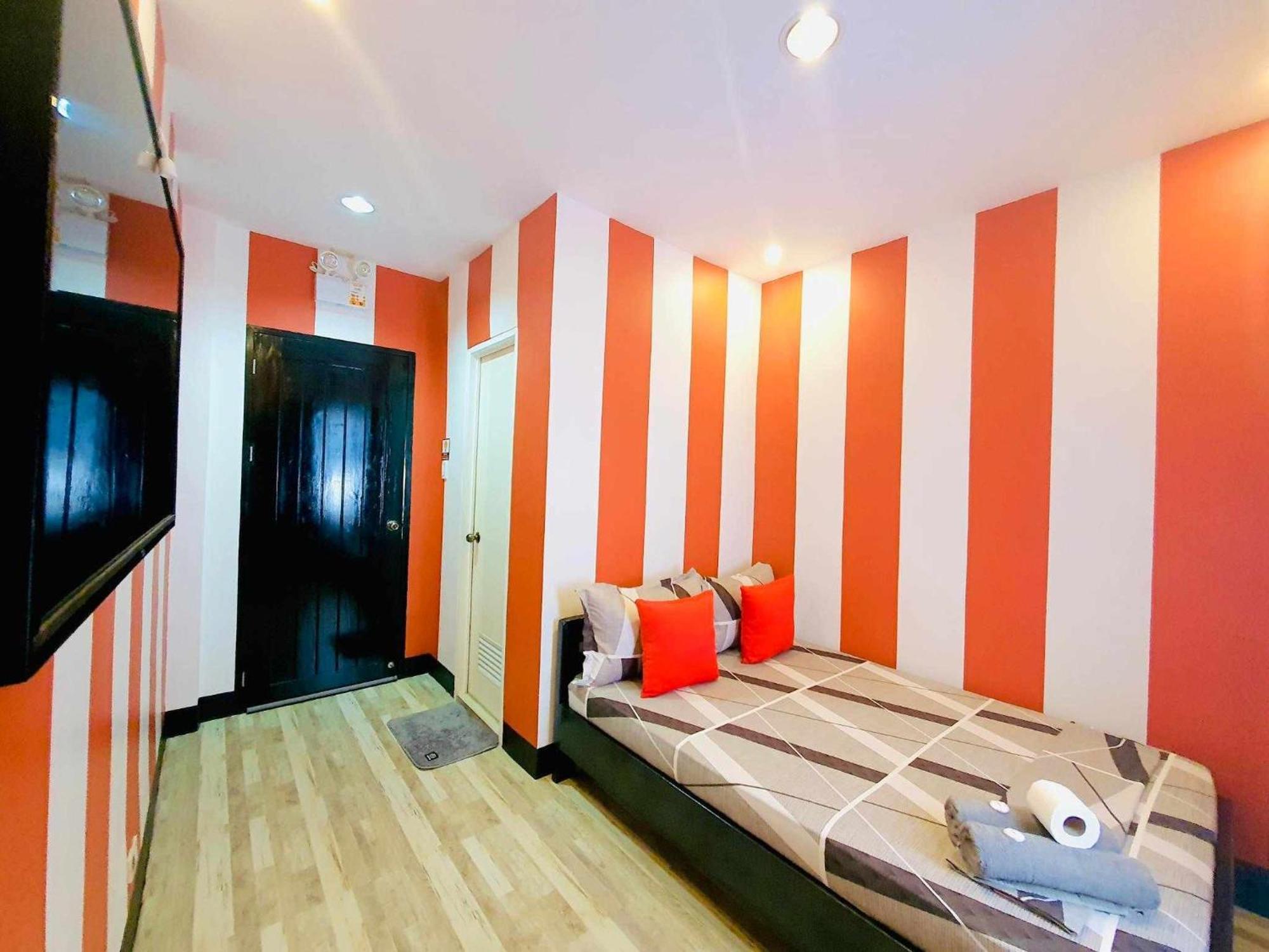 Dk'S Inn โกรอน ภายนอก รูปภาพ